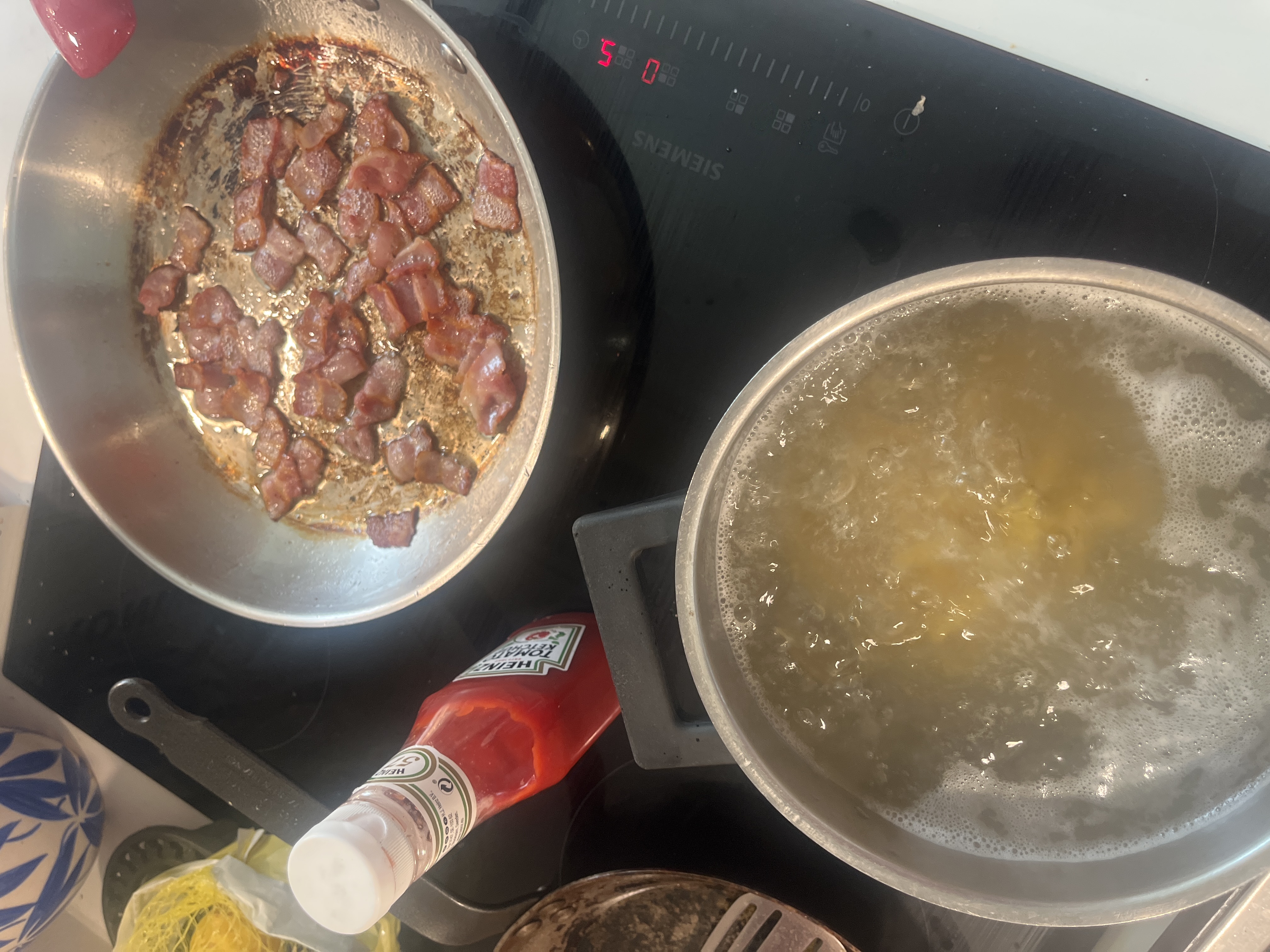 Så står den krafteddermame på baconi endnu en gang!! Denne gang i glutenfri version, så det ikke gør så hårdt i maven